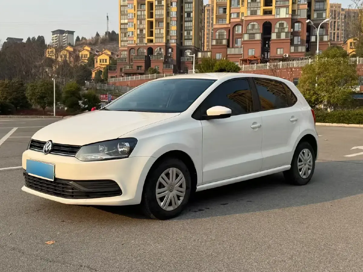 2016 Volkswagen Polo 1.4L 90HP L4 6AT