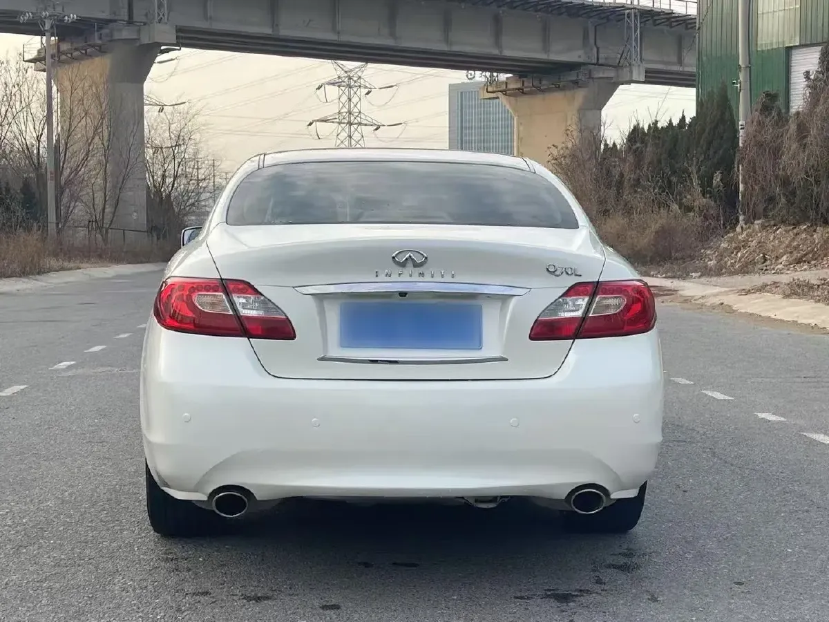 2013 Infiniti Q70 2.5L 235HP V6 7AT,autocango,china used car exporter,china ev exporter,chinese used car exporter,chinese used ev exporter