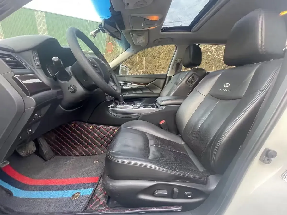 2013 Infiniti Q70 2.5L 235HP V6 7AT,autocango,china used car exporter,china ev exporter,chinese used car exporter,chinese used ev exporter