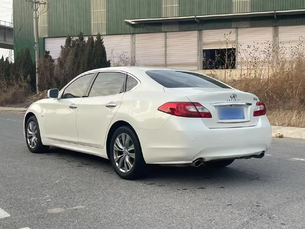 2013 Infiniti Q70 2.5L 235HP V6 7AT,autocango,china used car exporter,china ev exporter,chinese used car exporter,chinese used ev exporter
