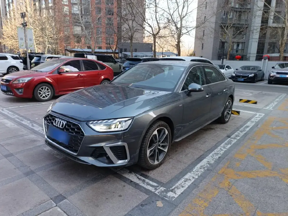 2023 Audi A4L 2.0T 190HP L4 7DCT