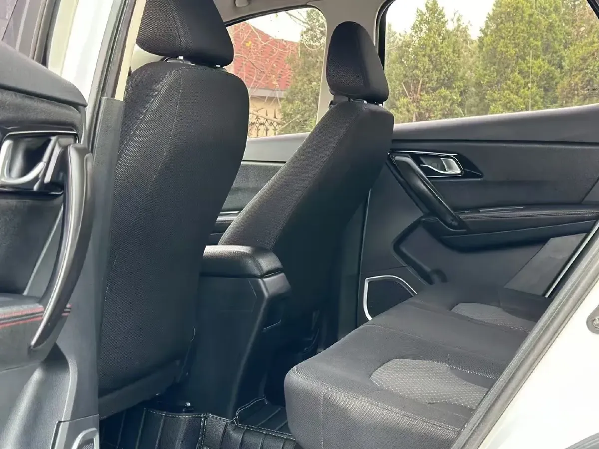 2017 FAW Senia R7 1.6L 116HP L4 5MT,autocango,china used car exporter,china ev exporter,chinese used car exporter,chinese used ev exporter