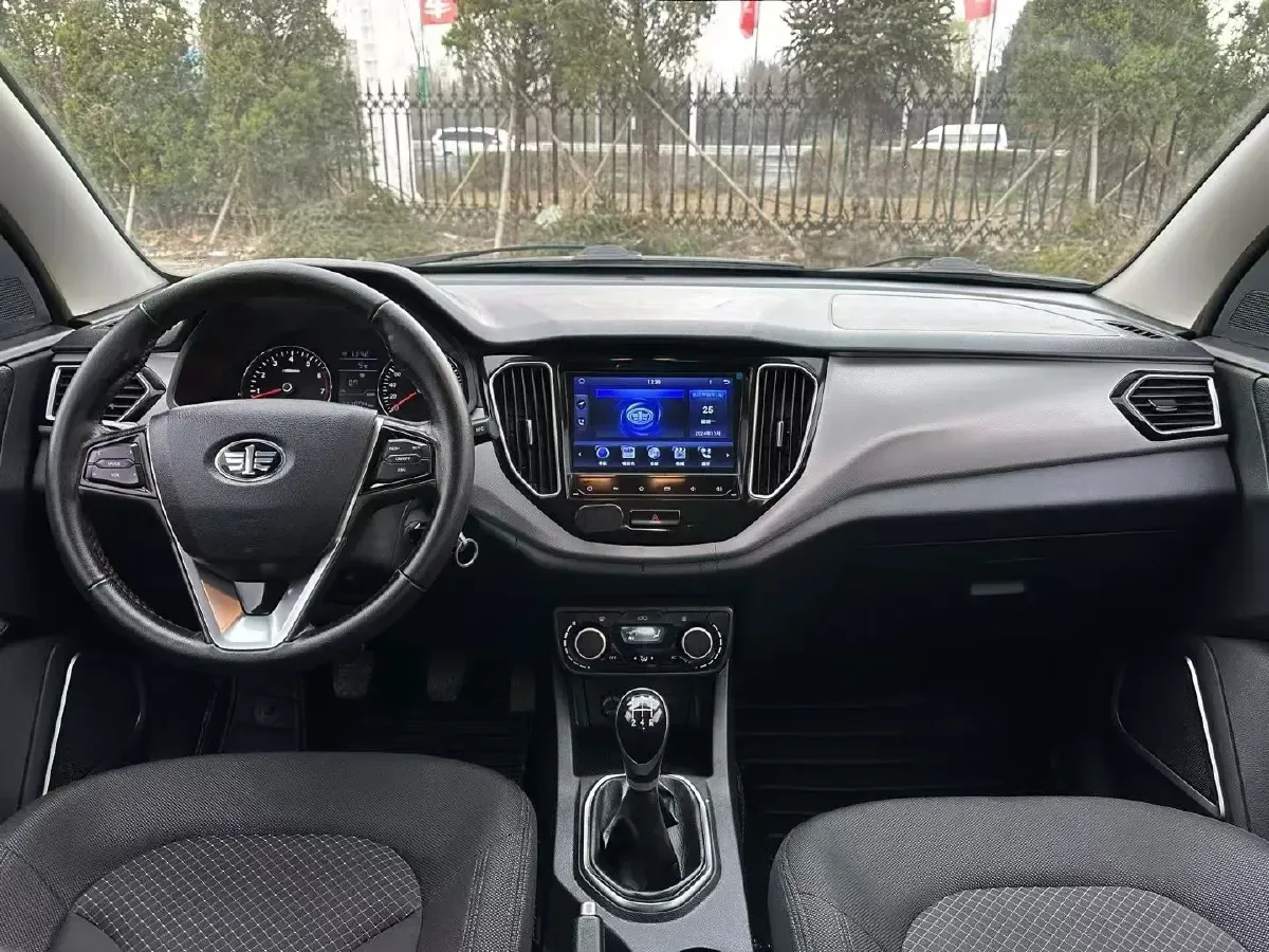 2017 FAW Senia R7 1.6L 116HP L4 5MT,autocango,china used car exporter,china ev exporter,chinese used car exporter,chinese used ev exporter