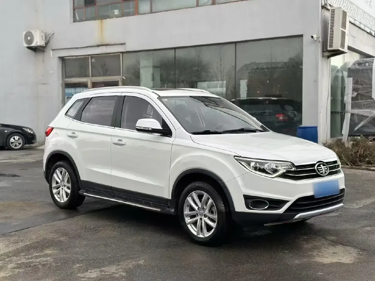 2017 FAW Senia R7 1.6L 116HP L4 5MT,autocango,china used car exporter,china ev exporter,chinese used car exporter,chinese used ev exporter