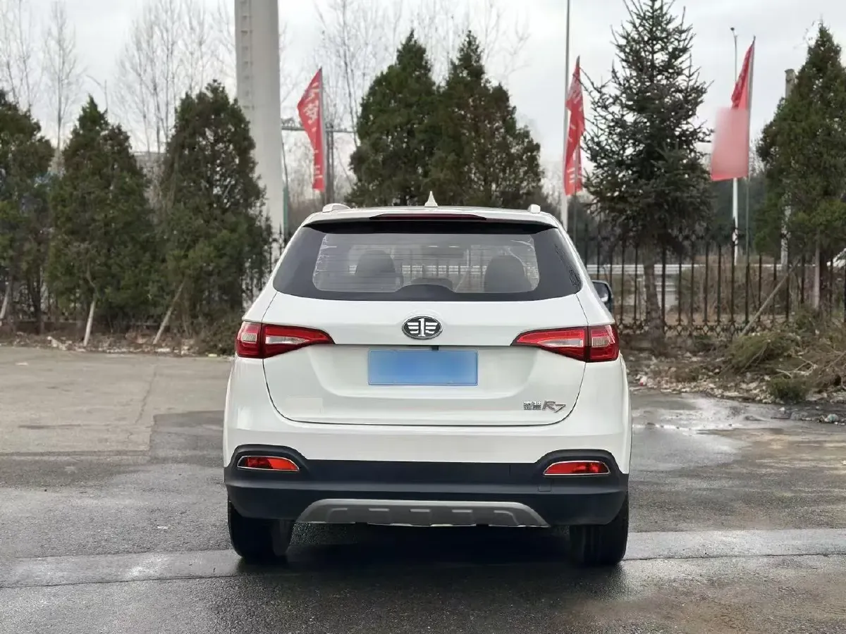 2017 FAW Senia R7 1.6L 116HP L4 5MT,autocango,china used car exporter,china ev exporter,chinese used car exporter,chinese used ev exporter