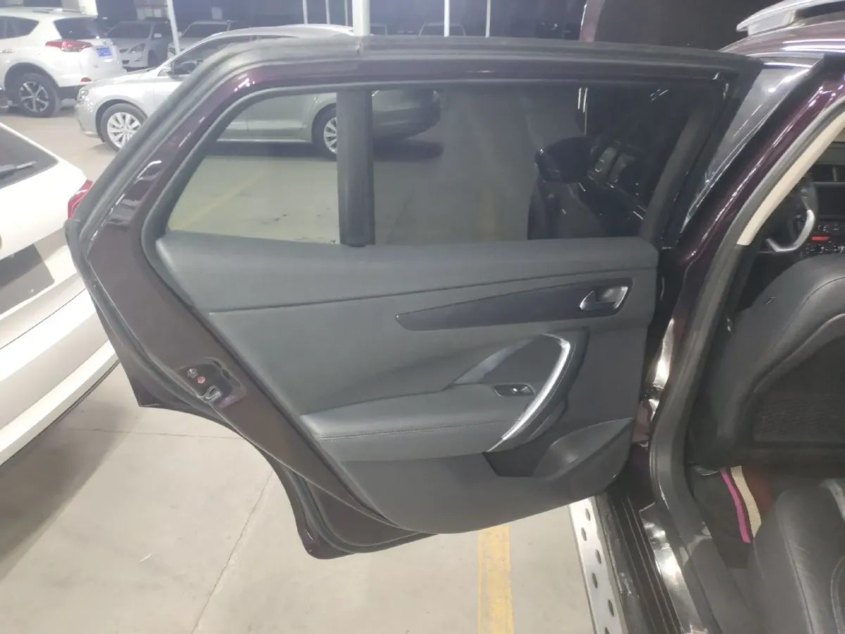 2016 DS 6 1.6T 167HP L4 6AT,autocango,china used car exporter,china ev exporter,chinese used car exporter,chinese used ev exporter