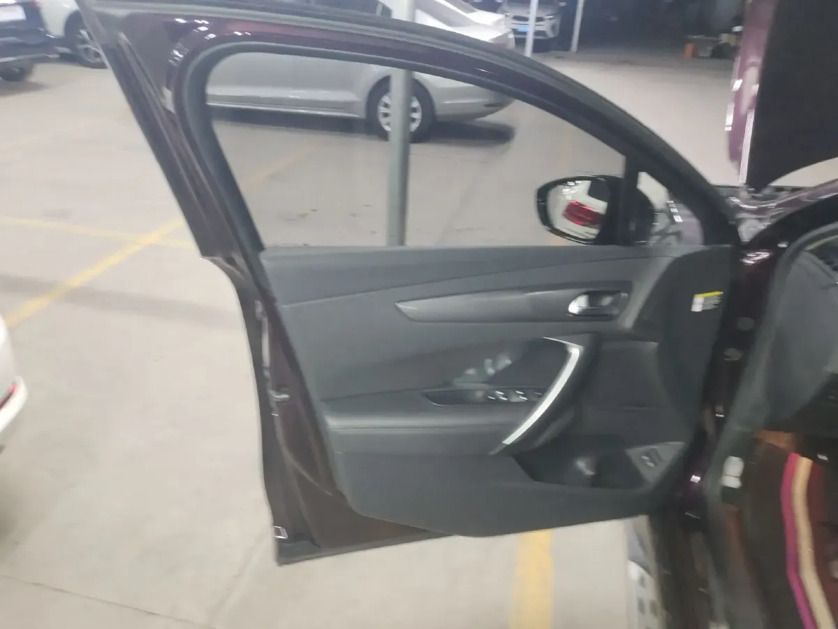 2016 DS 6 1.6T 167HP L4 6AT,autocango,china used car exporter,china ev exporter,chinese used car exporter,chinese used ev exporter