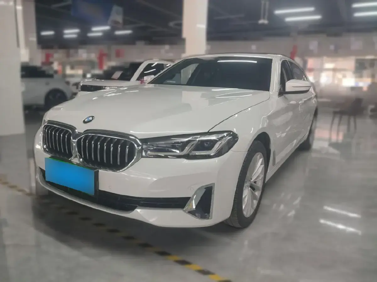 2021 BMW 5 Series 2.0T 184HP L4 8AT