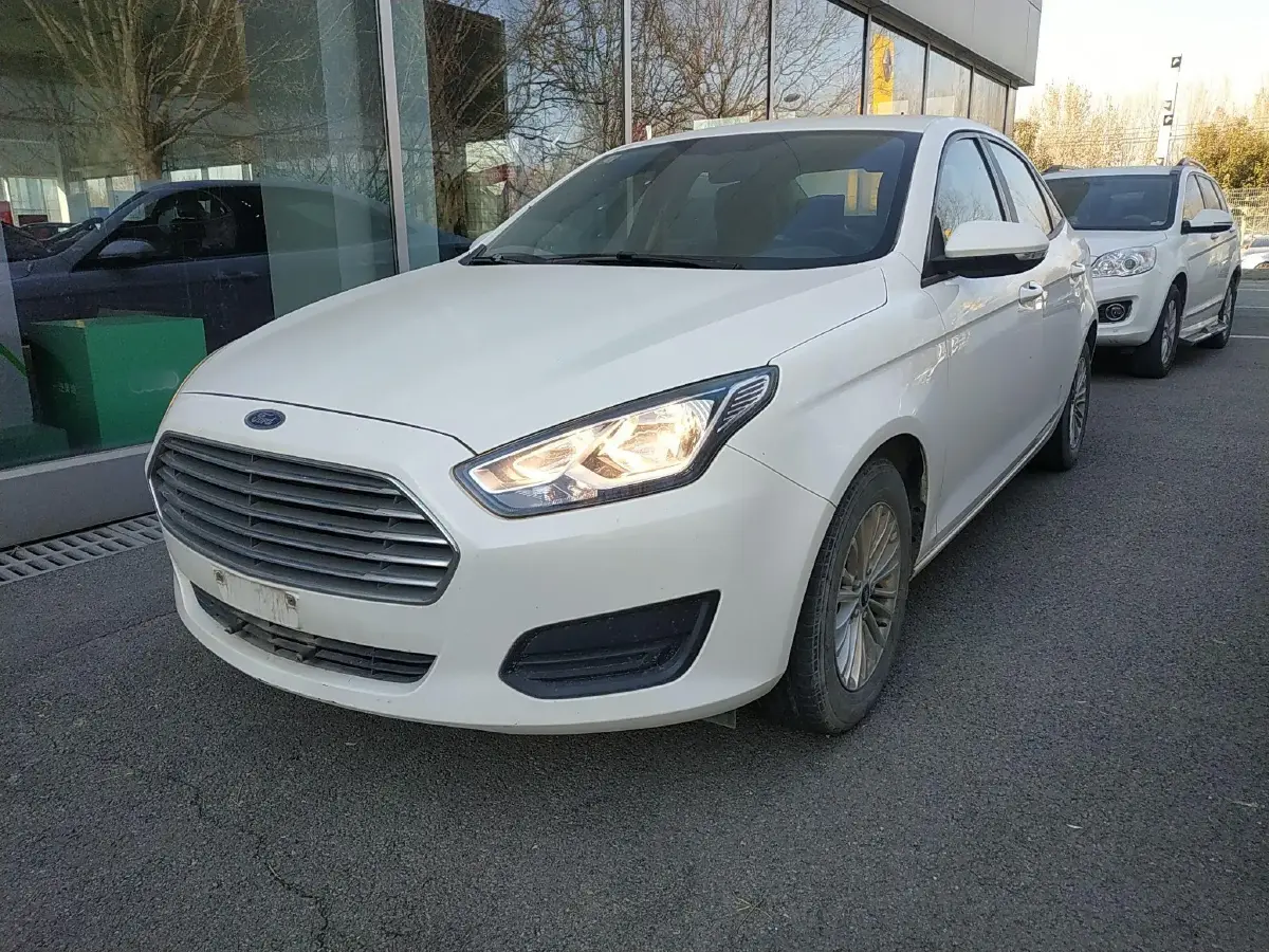 2017 Ford Escort 1.5L 113HP L4 5MT