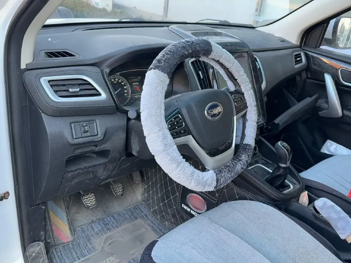 2016 SWM X7 1.8L 137HP L4 5MT,autocango,china used car exporter,china ev exporter,chinese used car exporter,chinese used ev exporter