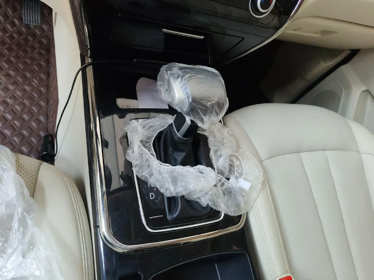 2022 ChangAn Oshan Cosmos 1.5T 178HP L4 7DCT,autocango,china used car exporter,china ev exporter,chinese used car exporter,chinese used ev exporter