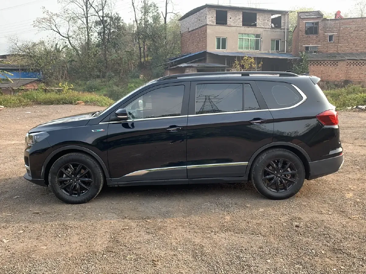 2021 SWM G05 2.0L 143HP L4 5MT,autocango,china used car exporter,china ev exporter,chinese used car exporter,chinese used ev exporter