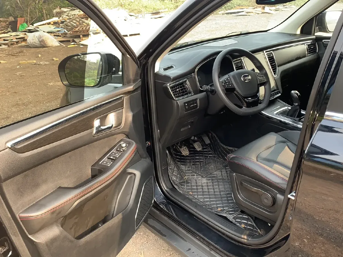 2021 SWM G05 2.0L 143HP L4 5MT,autocango,china used car exporter,china ev exporter,chinese used car exporter,chinese used ev exporter