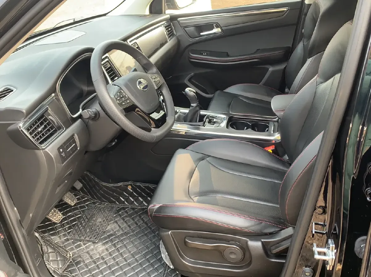 2021 SWM G05 2.0L 143HP L4 5MT,autocango,china used car exporter,china ev exporter,chinese used car exporter,chinese used ev exporter