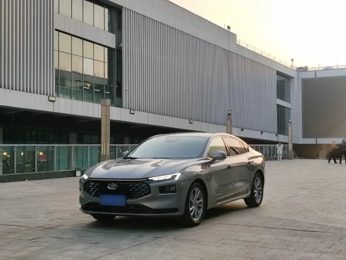 2023 Ford Mondeo 1.5T 190HP L4 E-CVT Hybrid