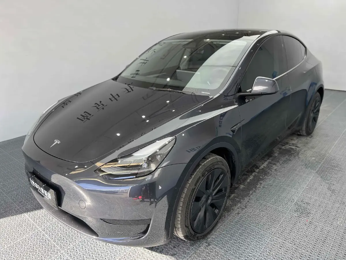 2024 Tesla Model Y BEV 60KWH