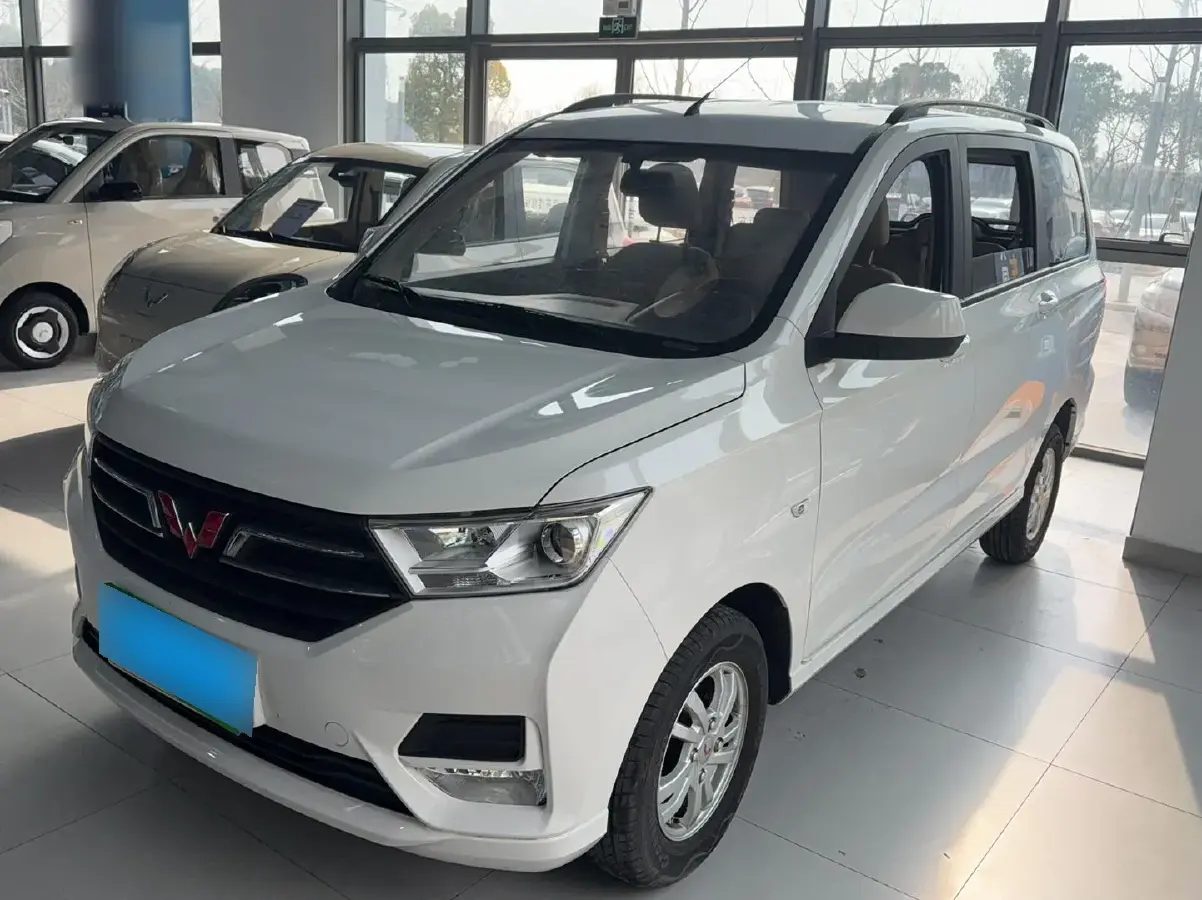 2021 WuLing HongGuang 1.5L 99HP L4 6MT