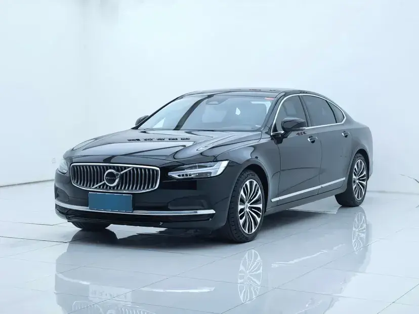 2023 Volvo S90 2.0T 250HP L4 8AT