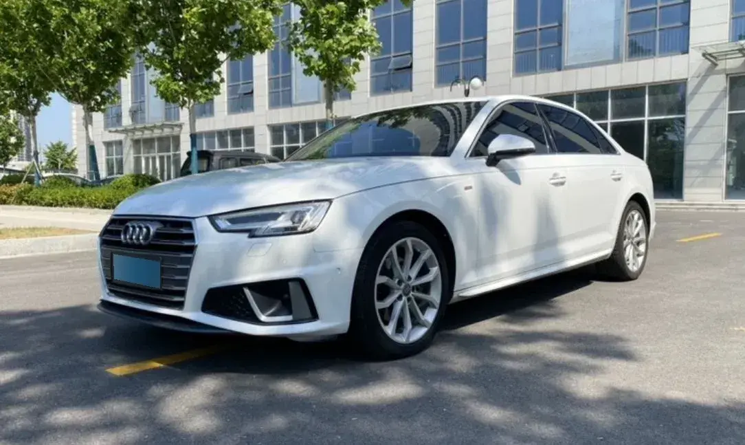 2019 Audi A4L 2.0T 190HP L4 7DCT