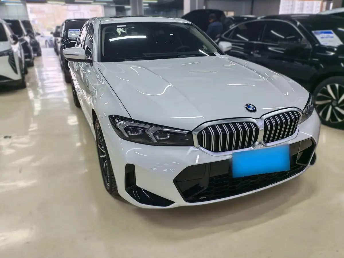 2024 BMW 3 Series 2.0T 156HP L4 8AT