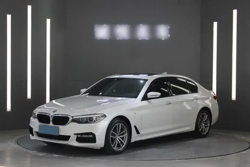 2018 BMW 5 Series 2.0T 184HP L4 8AT