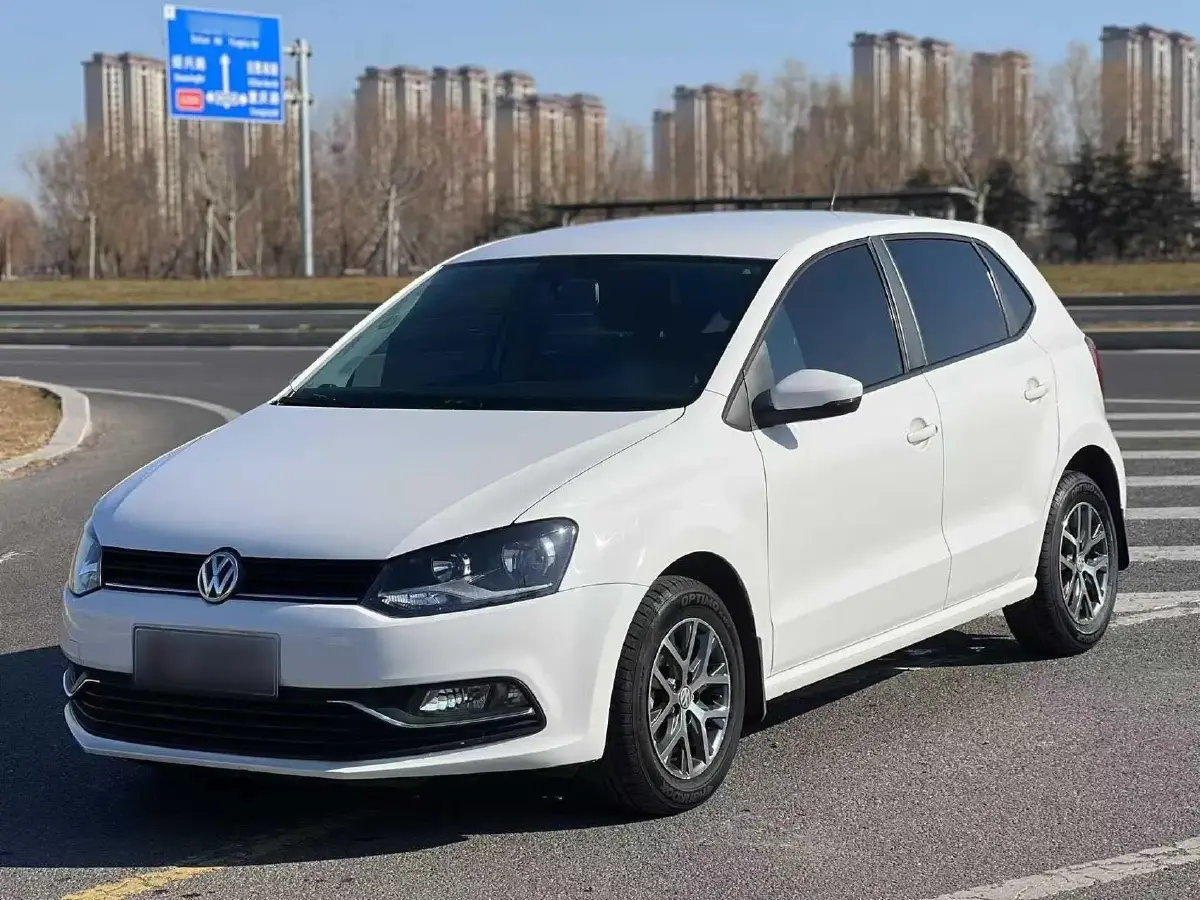 2016 Volkswagen Polo 1.4L 90HP L4 6AT