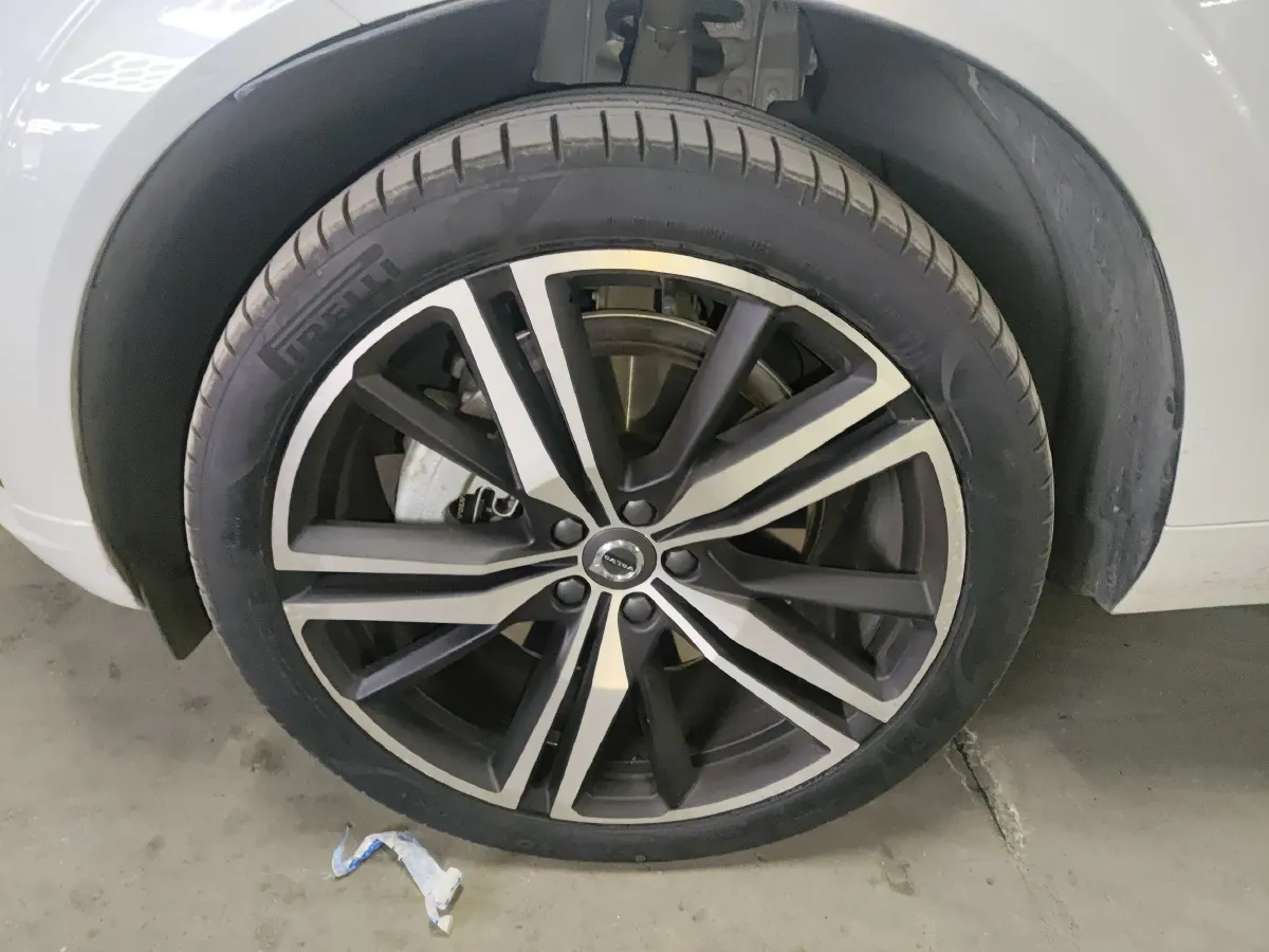 2021 Volvo XC60 PHEV 2.0T 303HP L4 8AT PHEV 11.6KWH,autocango,china used car exporter,china ev exporter,chinese used car exporter,chinese used ev exporter