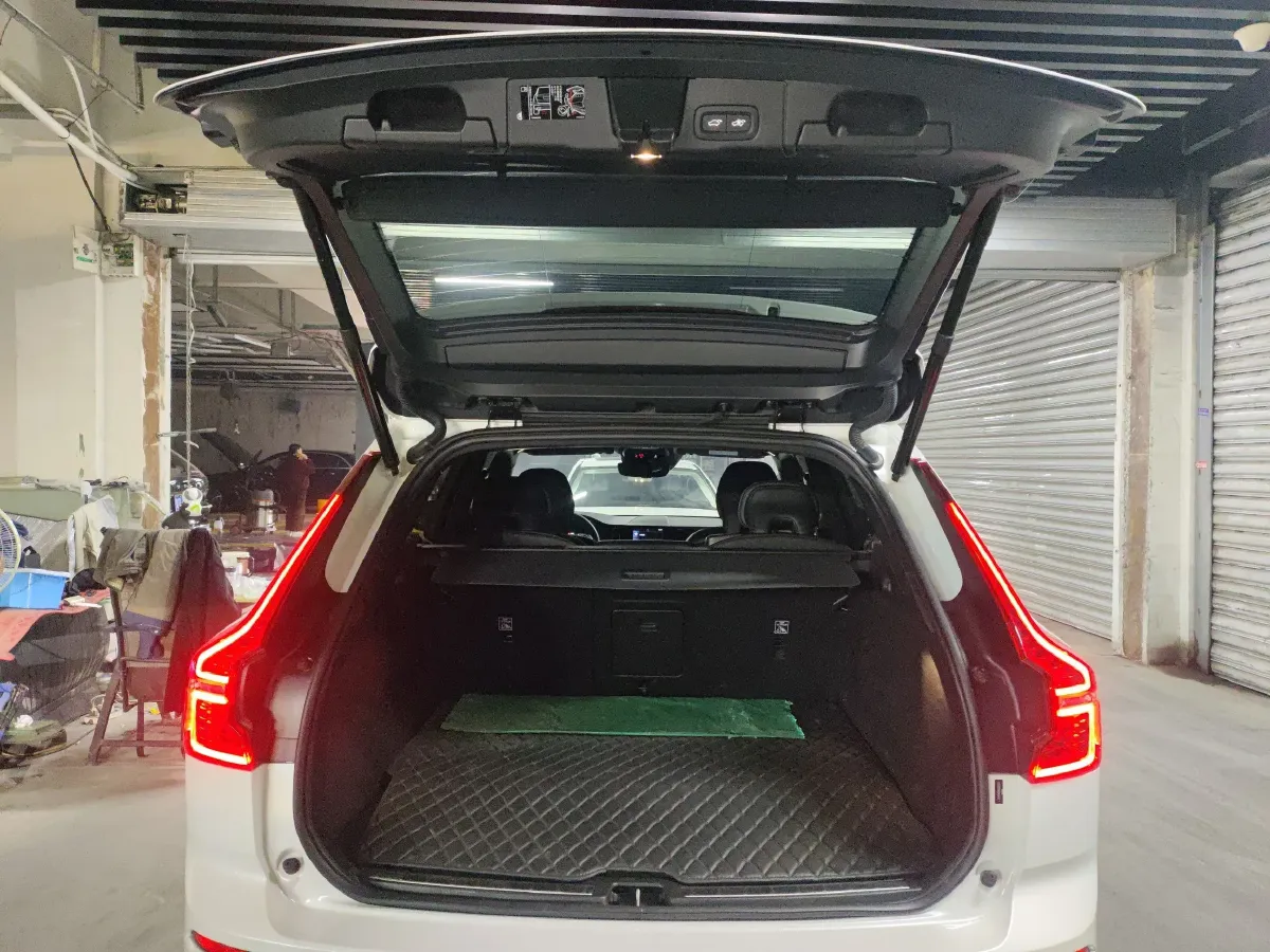 2021 Volvo XC60 PHEV 2.0T 303HP L4 8AT PHEV 11.6KWH,autocango,china used car exporter,china ev exporter,chinese used car exporter,chinese used ev exporter