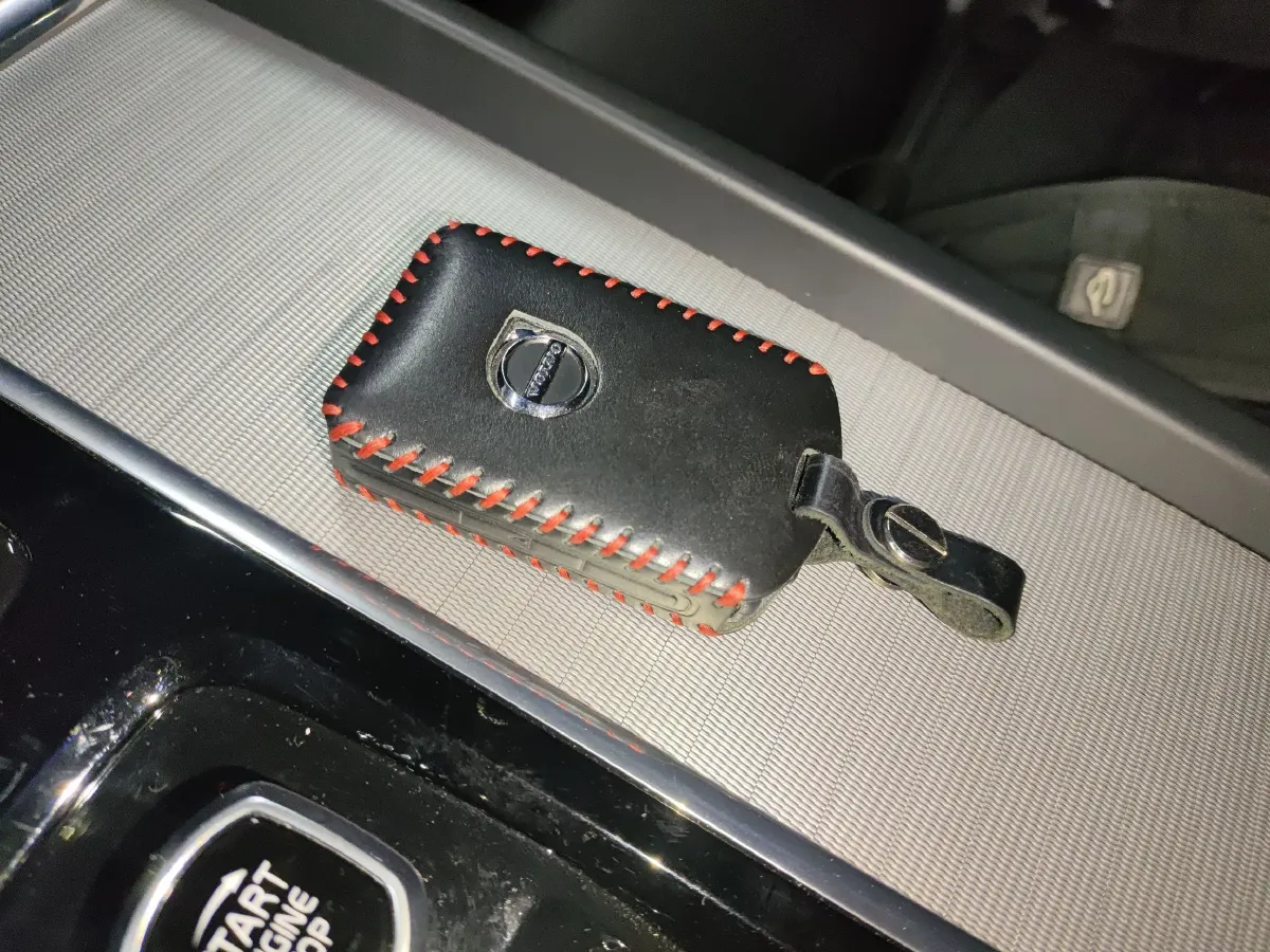 2021 Volvo XC60 PHEV 2.0T 303HP L4 8AT PHEV 11.6KWH,autocango,china used car exporter,china ev exporter,chinese used car exporter,chinese used ev exporter