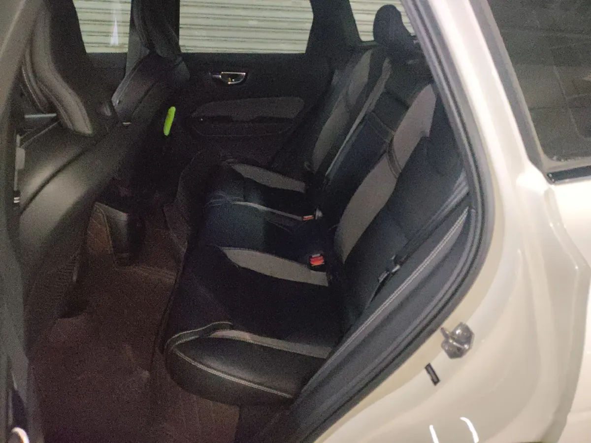 2021 Volvo XC60 PHEV 2.0T 303HP L4 8AT PHEV 11.6KWH,autocango,china used car exporter,china ev exporter,chinese used car exporter,chinese used ev exporter