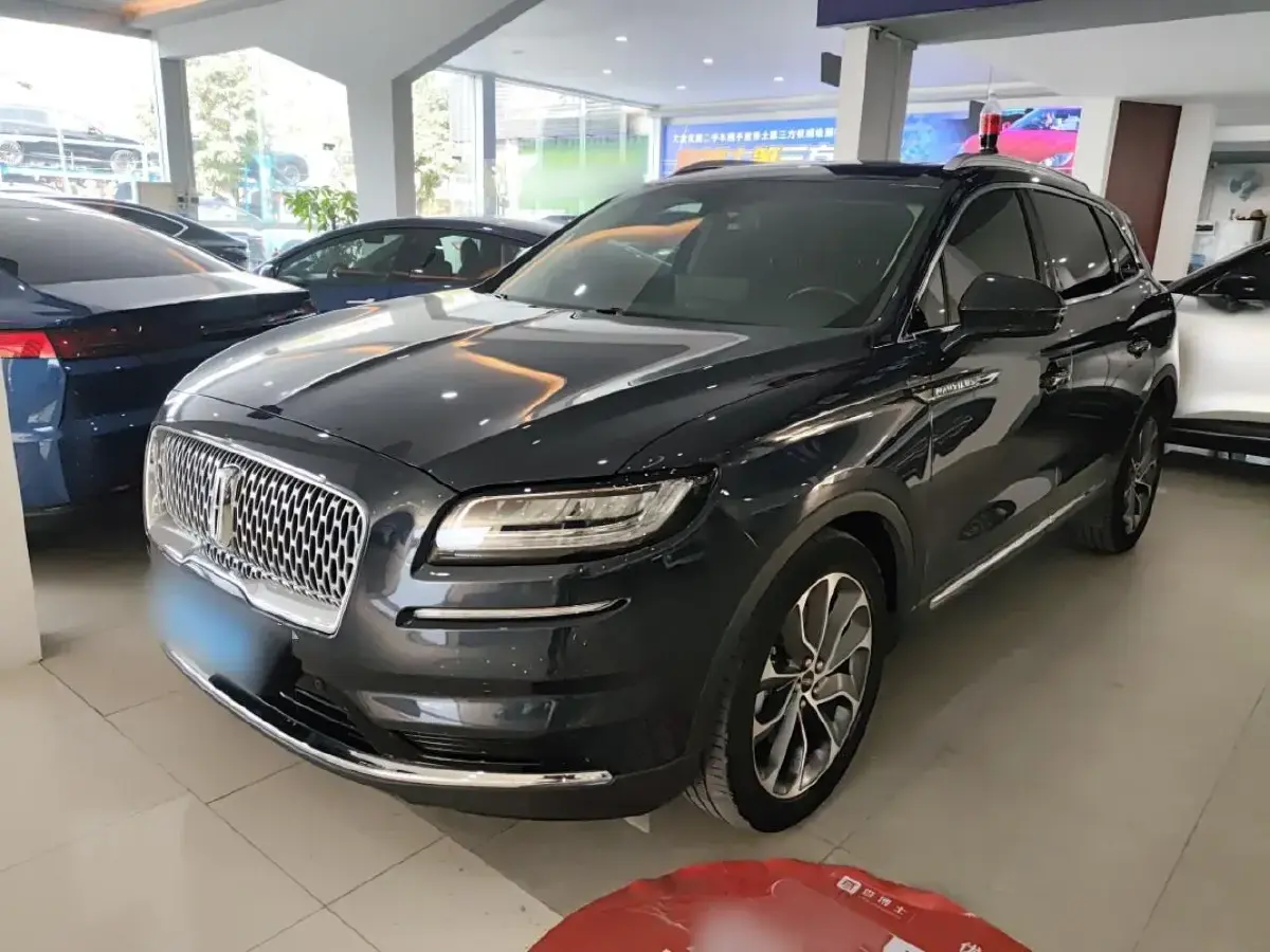 2021 Lincoln Nautilus 2.0T 245HP L4 8AT