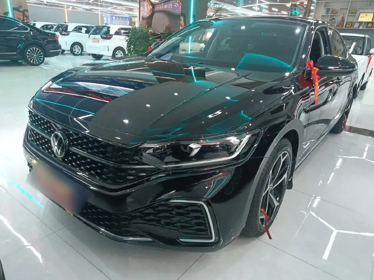 2023 Volkswagen Passat 2.0T 186HP L4 7DCT