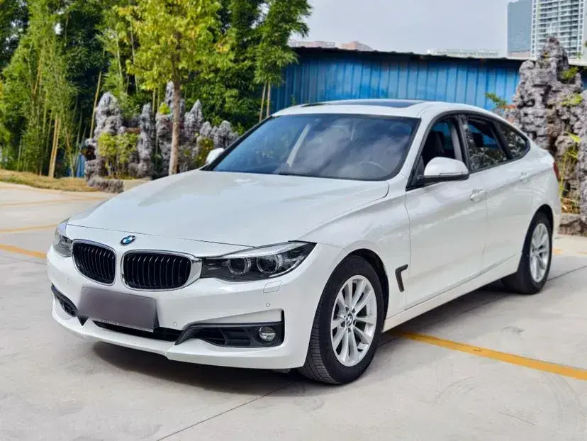2017 BMW 3 Series GT 2.0T 184HP L4 8AT