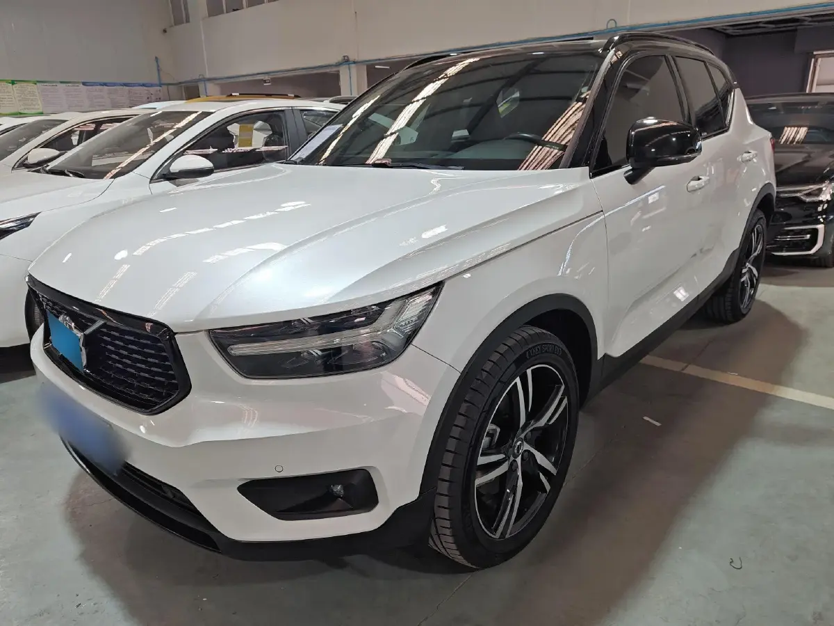2020 Volvo XC40 2.0T 252HP L4 8AT