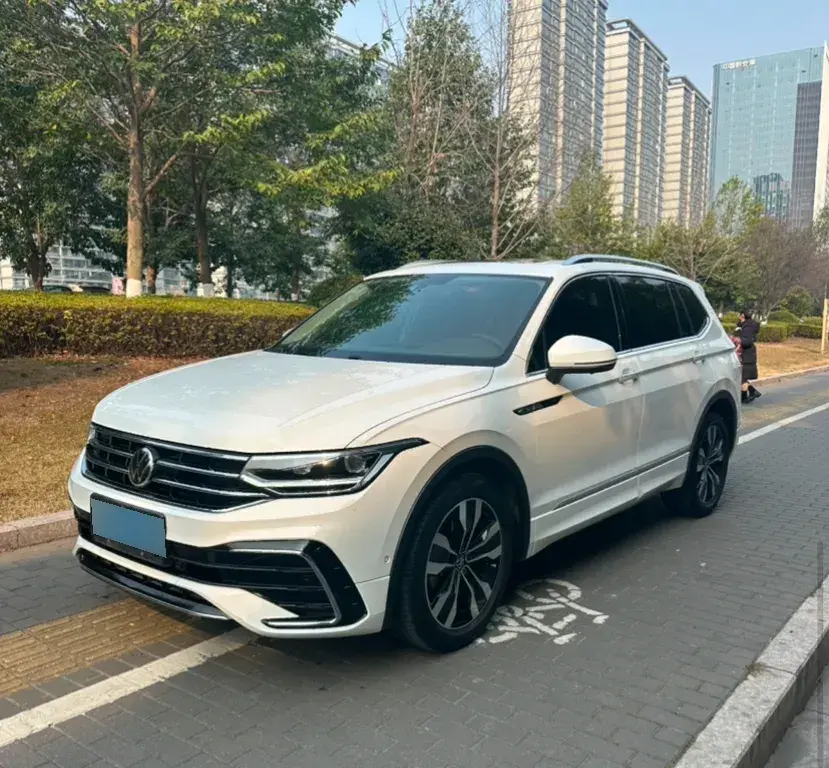 2022 Volkswagen Tiguan L 2.0T 186HP L4 7DCT
