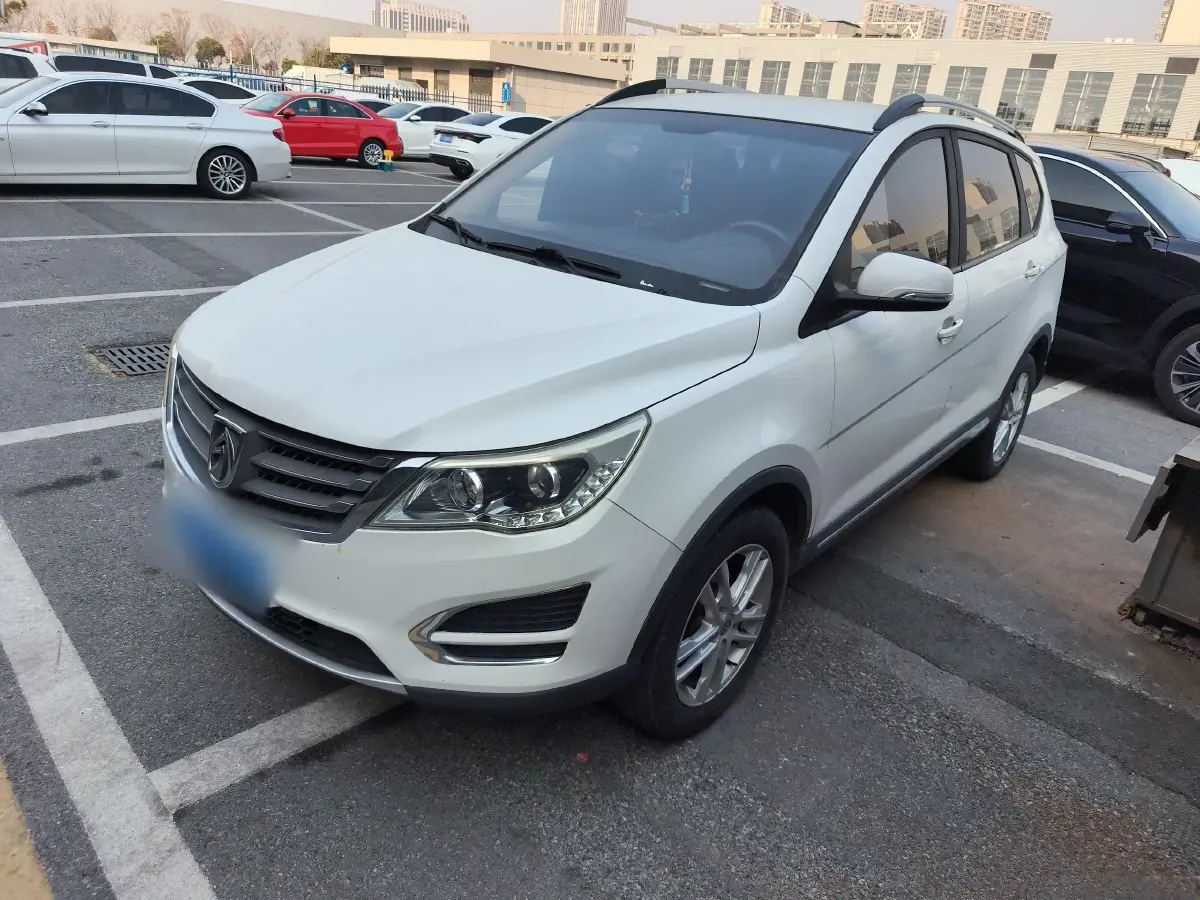 2016 BaoJun 560 1.8L 137HP L4 5MT