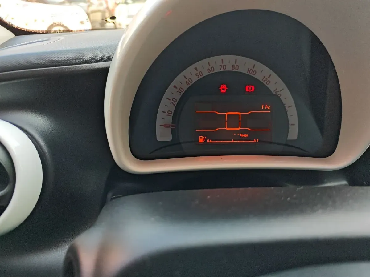 2016 Smart smart forfour 1.0L 71HP L3 6DCT,autocango,china used car exporter,china ev exporter,chinese used car exporter,chinese used ev exporter