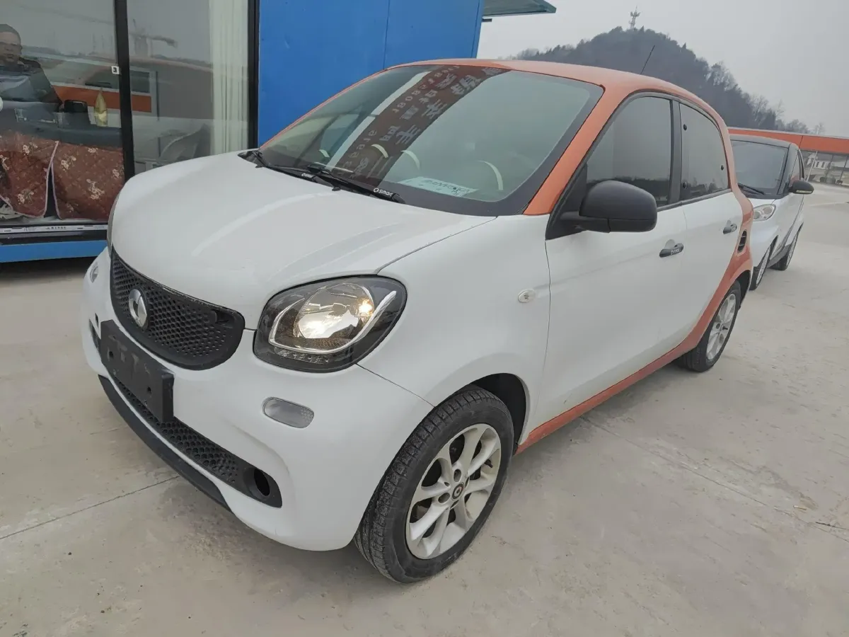 2016 Smart smart forfour 1.0L 71HP L3 6DCT,autocango,china used car exporter,china ev exporter,chinese used car exporter,chinese used ev exporter