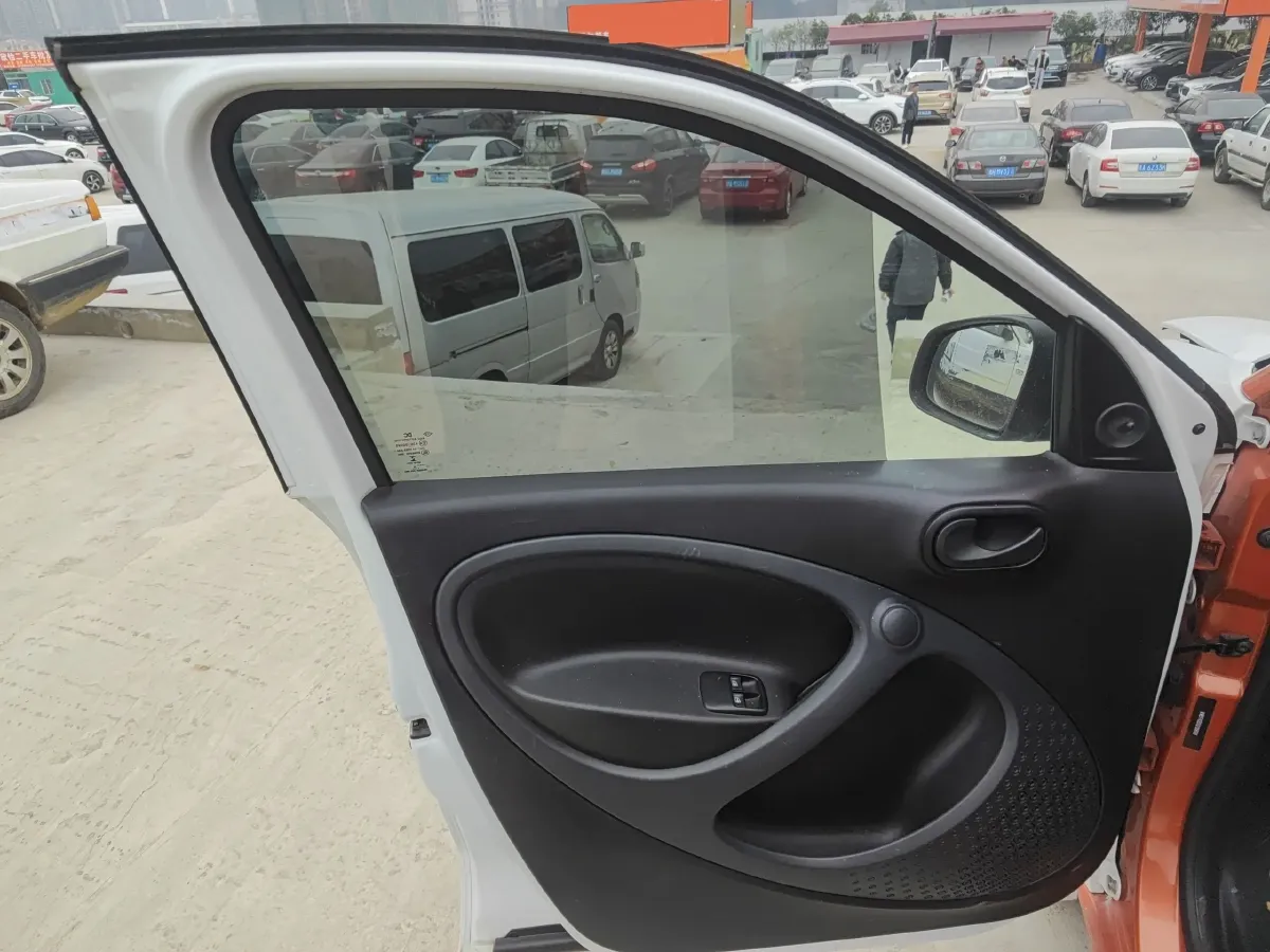 2016 Smart smart forfour 1.0L 71HP L3 6DCT,autocango,china used car exporter,china ev exporter,chinese used car exporter,chinese used ev exporter