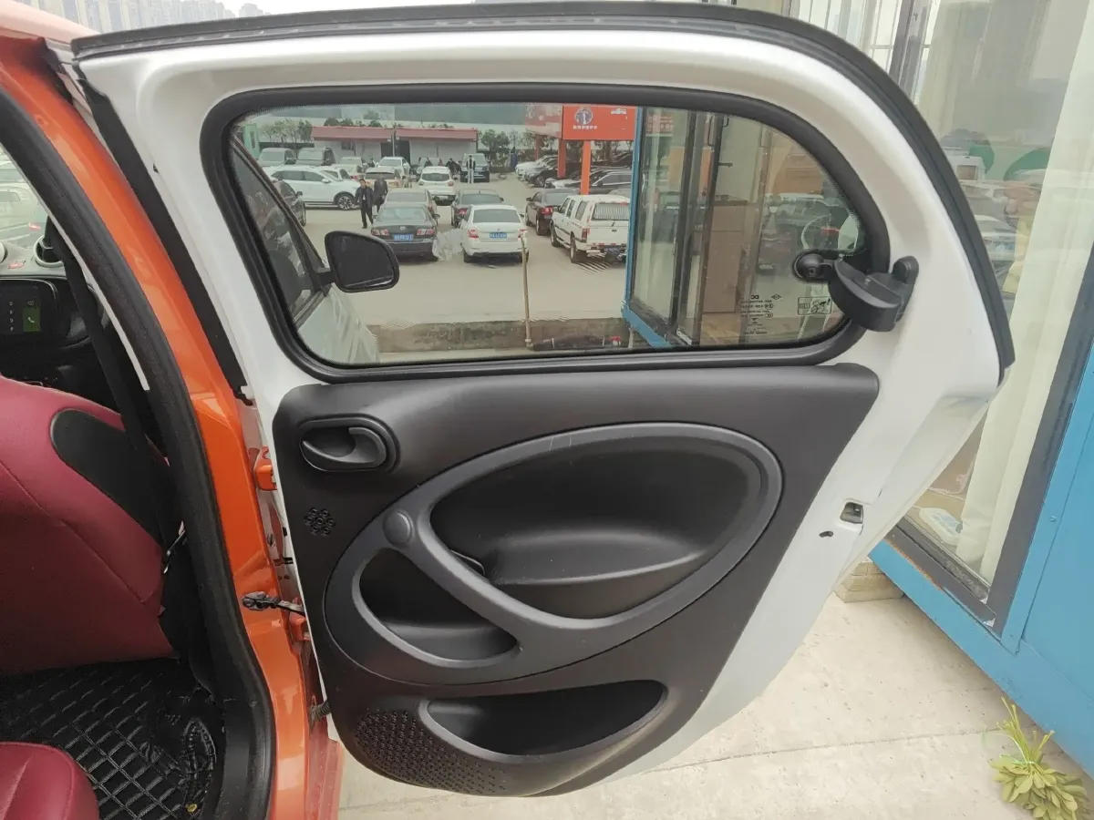 2016 Smart smart forfour 1.0L 71HP L3 6DCT,autocango,china used car exporter,china ev exporter,chinese used car exporter,chinese used ev exporter