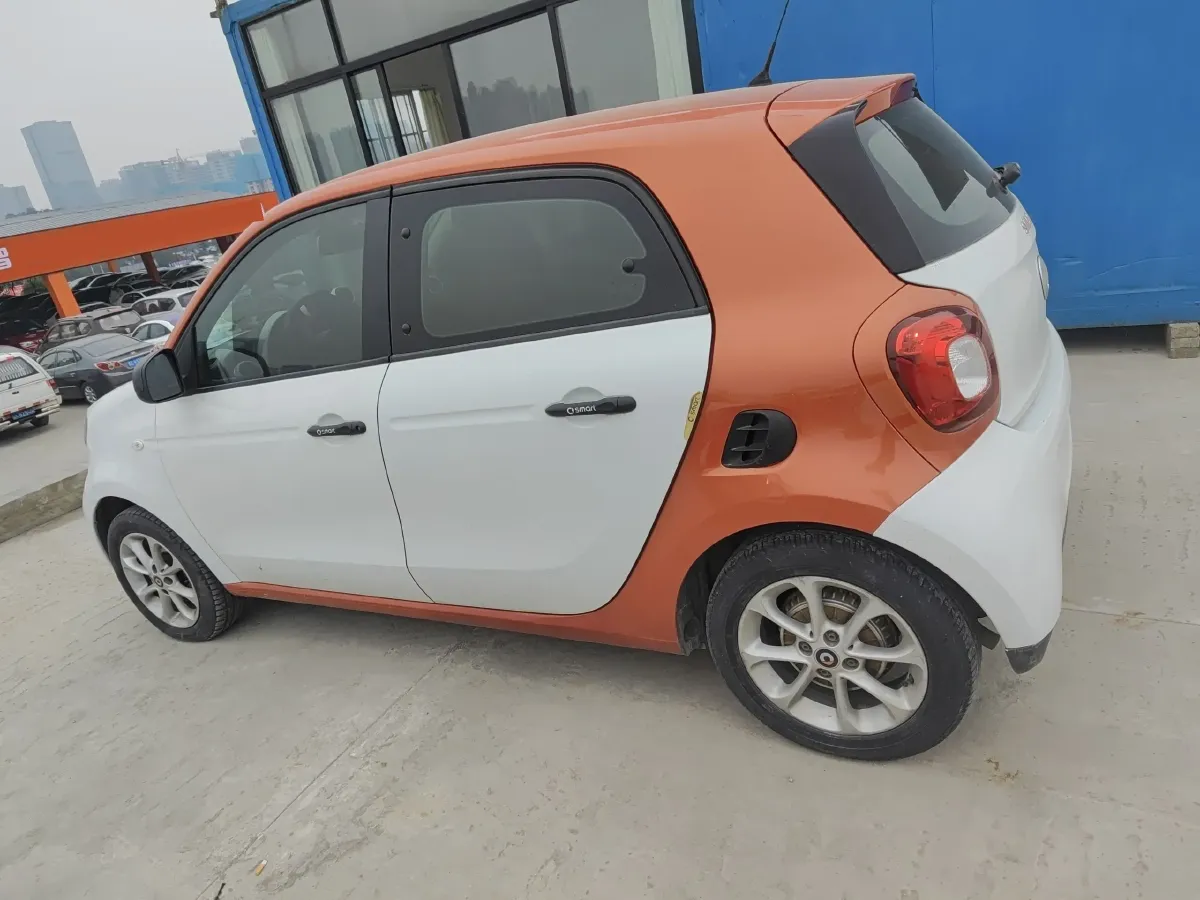 2016 Smart smart forfour 1.0L 71HP L3 6DCT,autocango,china used car exporter,china ev exporter,chinese used car exporter,chinese used ev exporter