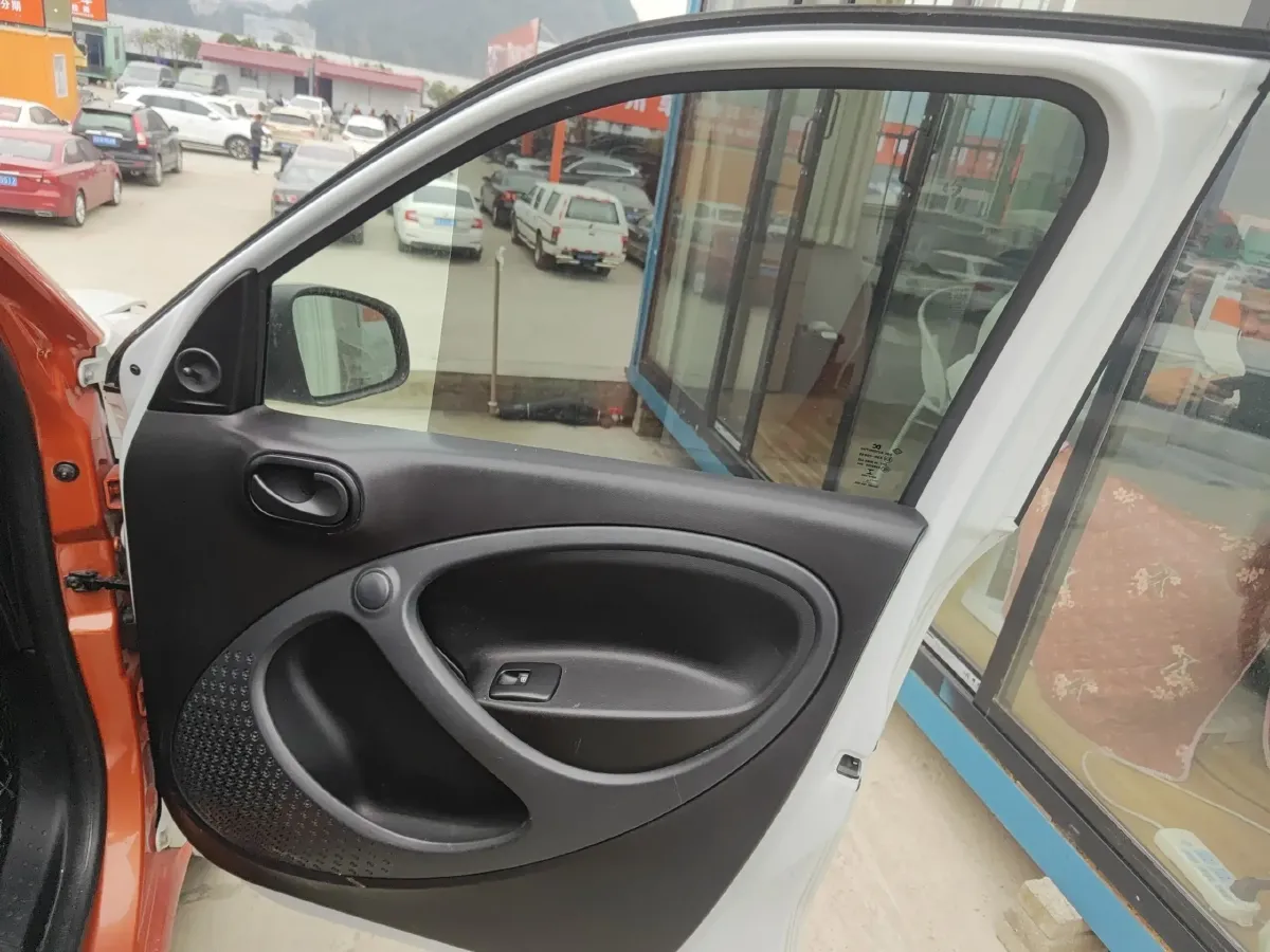 2016 Smart smart forfour 1.0L 71HP L3 6DCT,autocango,china used car exporter,china ev exporter,chinese used car exporter,chinese used ev exporter
