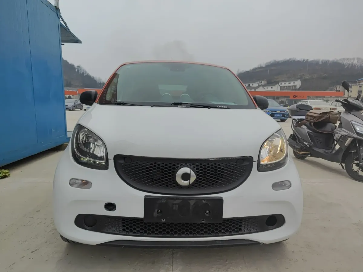 2016 Smart smart forfour 1.0L 71HP L3 6DCT,autocango,china used car exporter,china ev exporter,chinese used car exporter,chinese used ev exporter