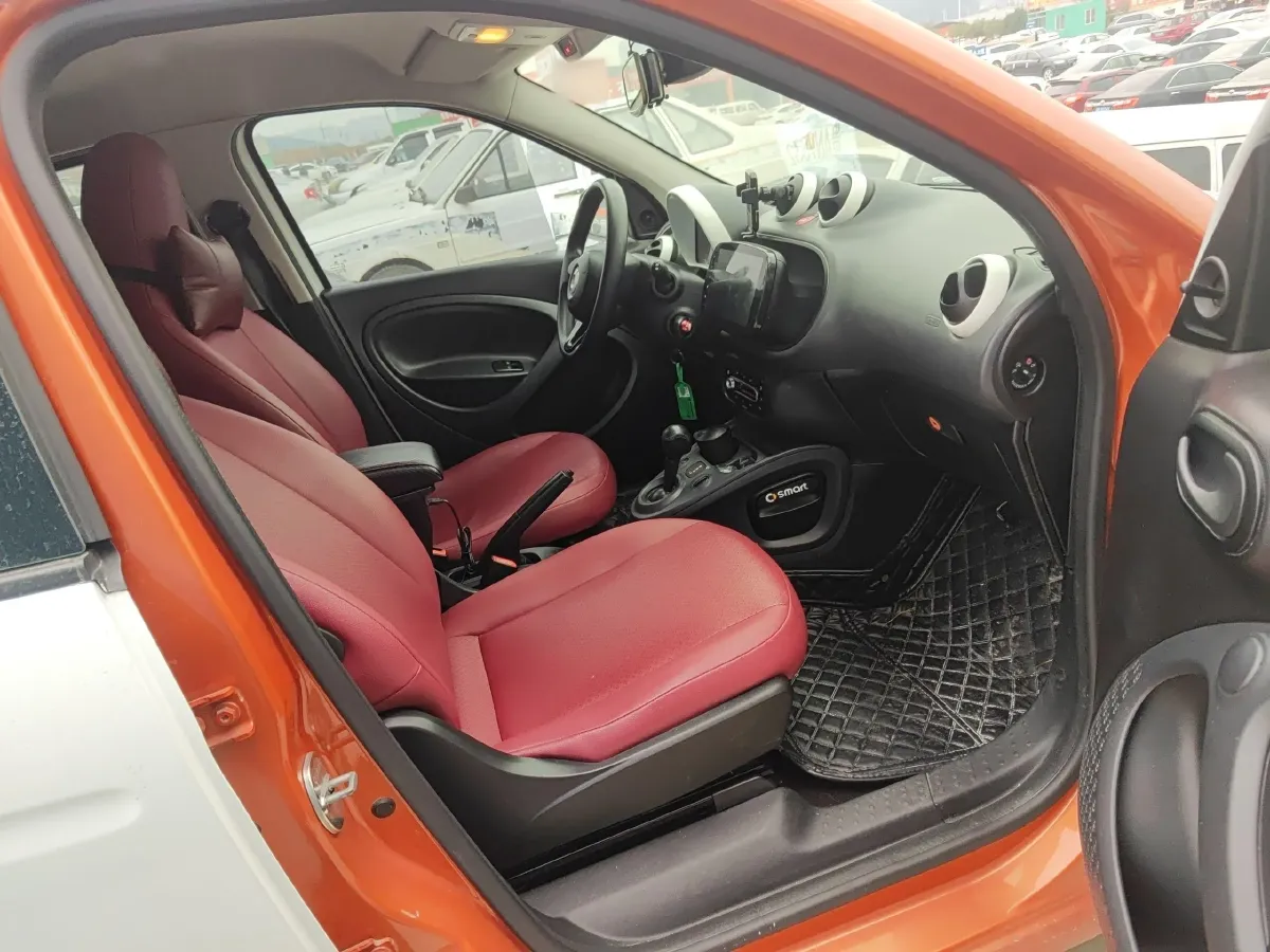 2016 Smart smart forfour 1.0L 71HP L3 6DCT,autocango,china used car exporter,china ev exporter,chinese used car exporter,chinese used ev exporter