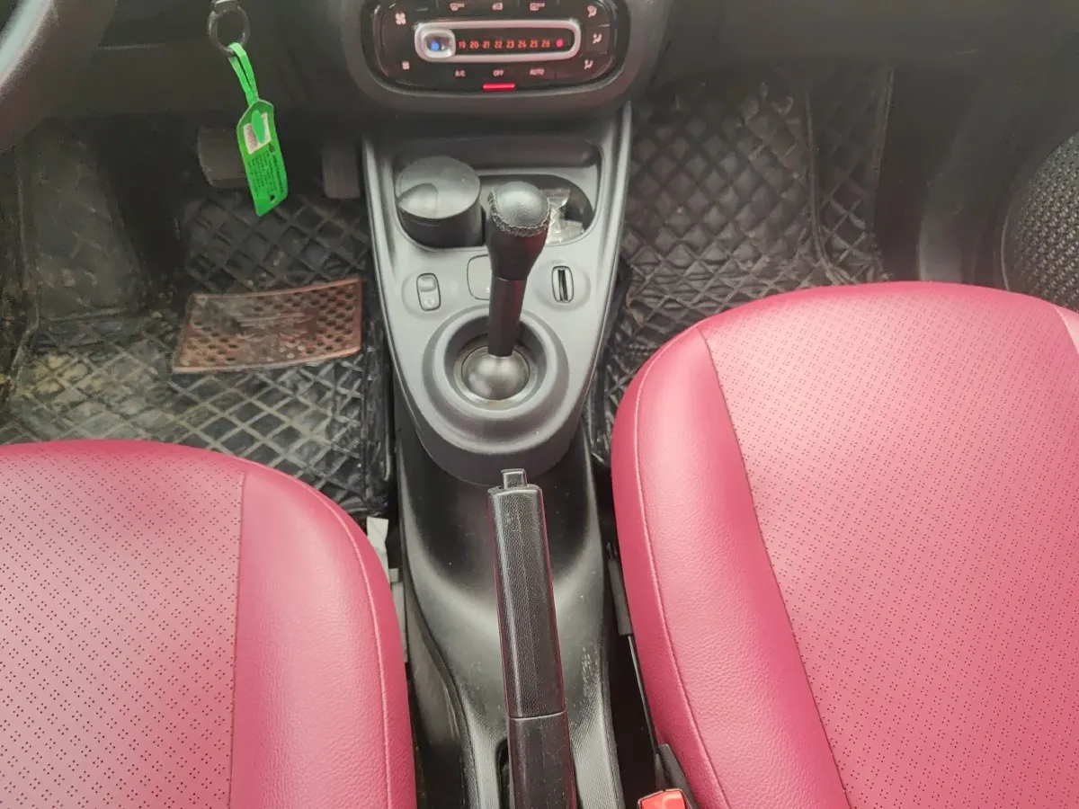 2016 Smart smart forfour 1.0L 71HP L3 6DCT,autocango,china used car exporter,china ev exporter,chinese used car exporter,chinese used ev exporter