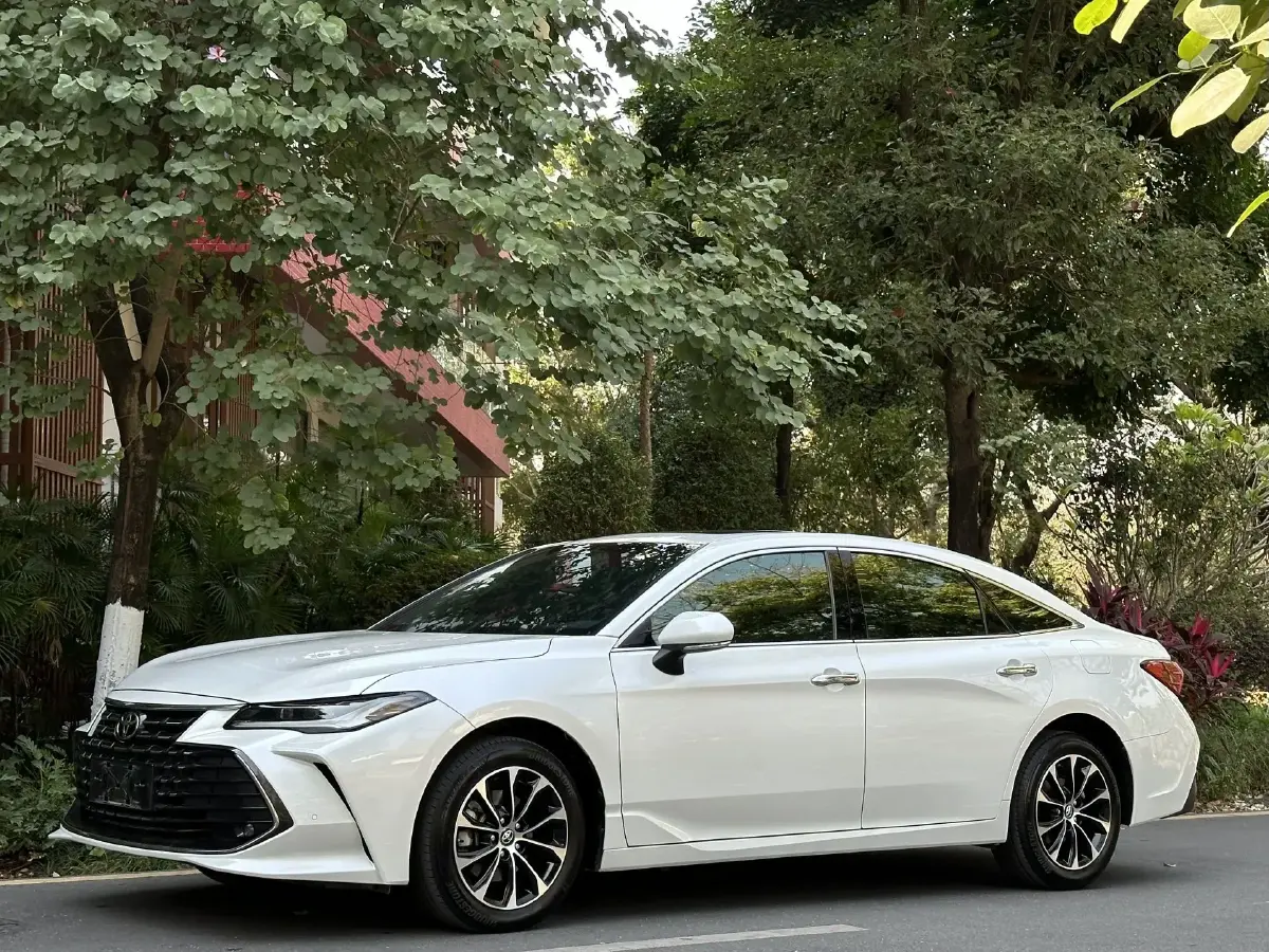 2023 Toyota Avalon 2.0L 177HP L4 CVT