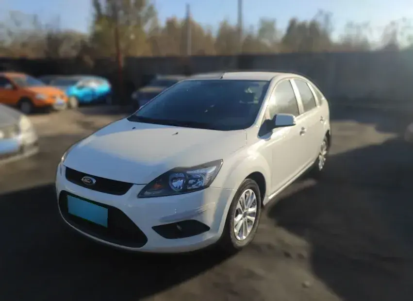 2013 Ford Focus 1.8L 124HP L4 5MT