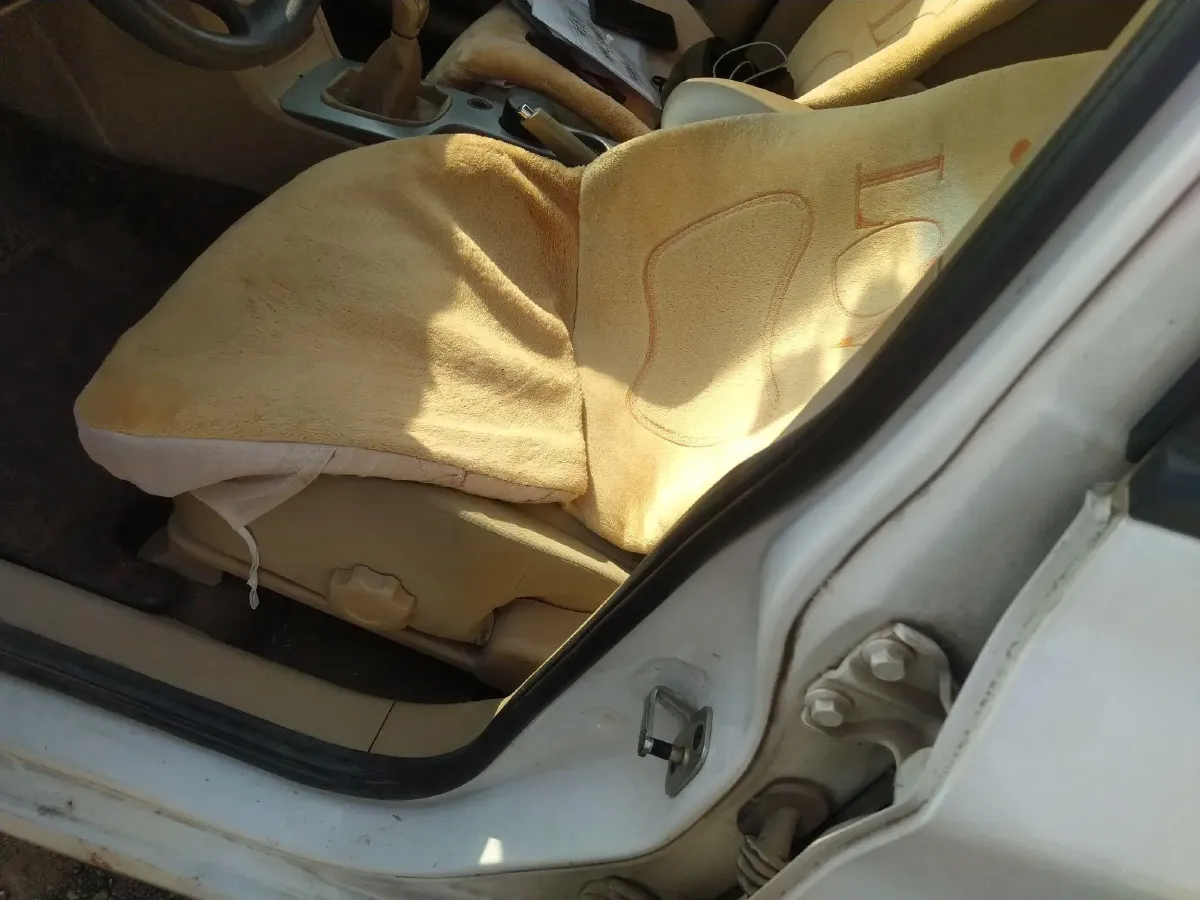 2013 Roewe 350 1.5L 109HP L4 5MT,autocango,china used car exporter,china ev exporter,chinese used car exporter,chinese used ev exporter