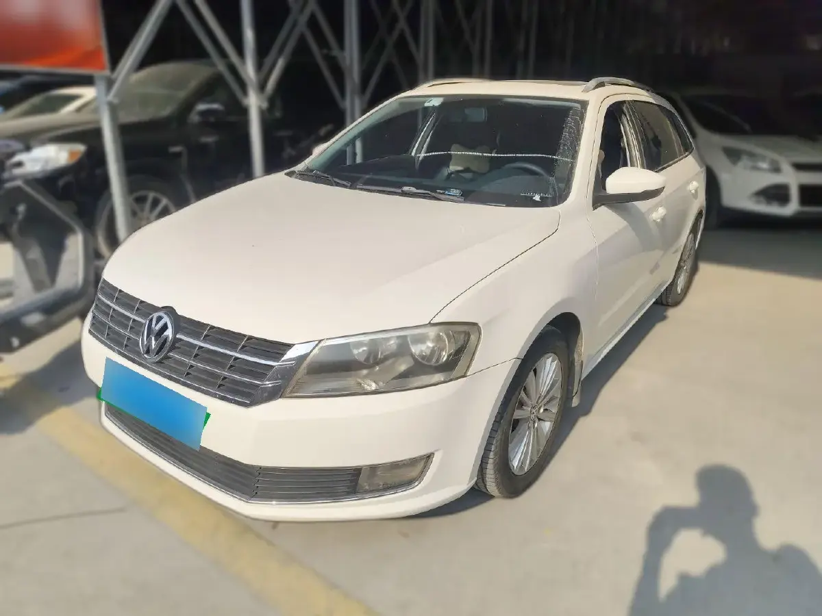 2013 Volkswagen Gran Lavida 1.6L 110HP L4 6AT