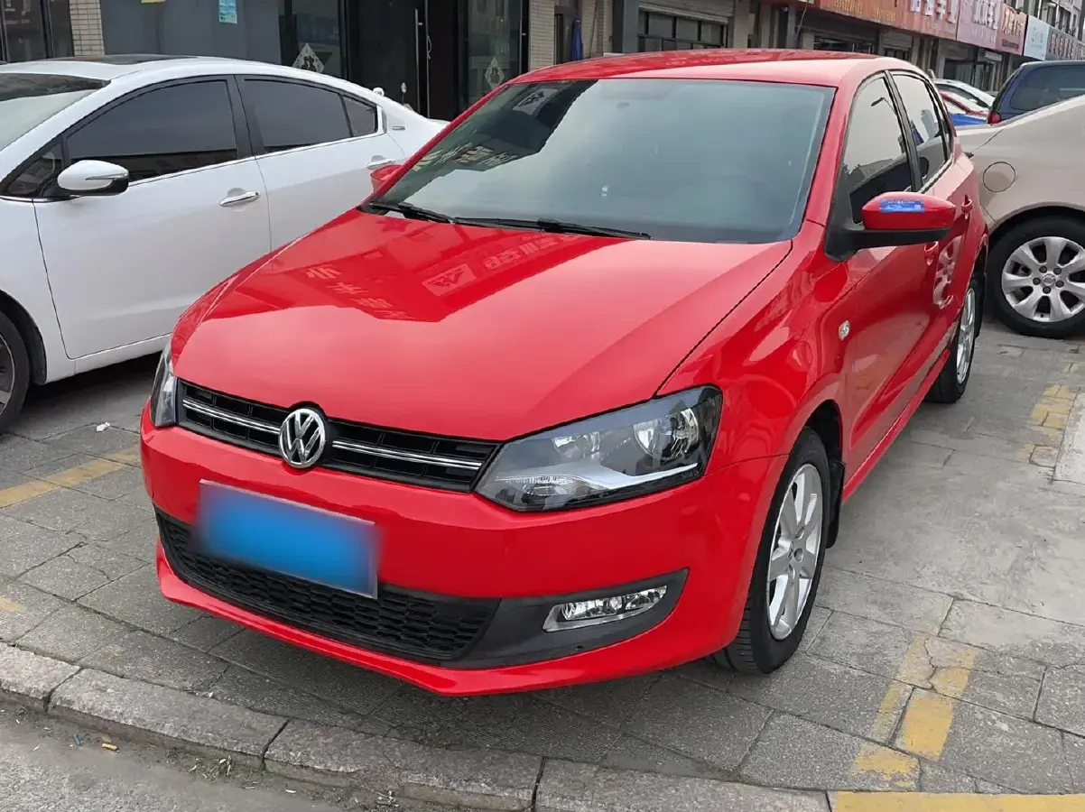2013 Volkswagen Polo 1.6L 105HP L4 6AT
